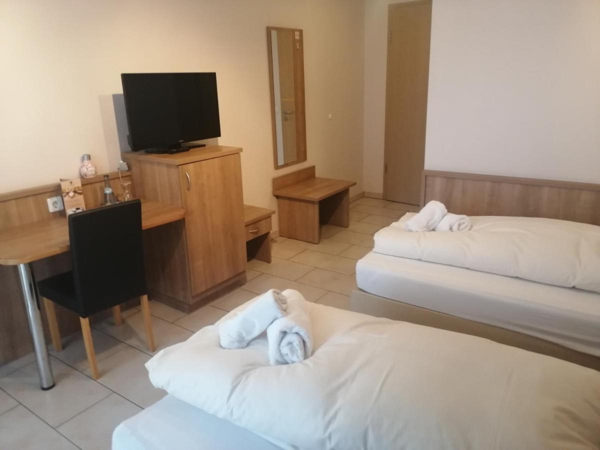 Hotel-Restaurant Zum Baeumle Süßen Zewnętrze zdjęcie